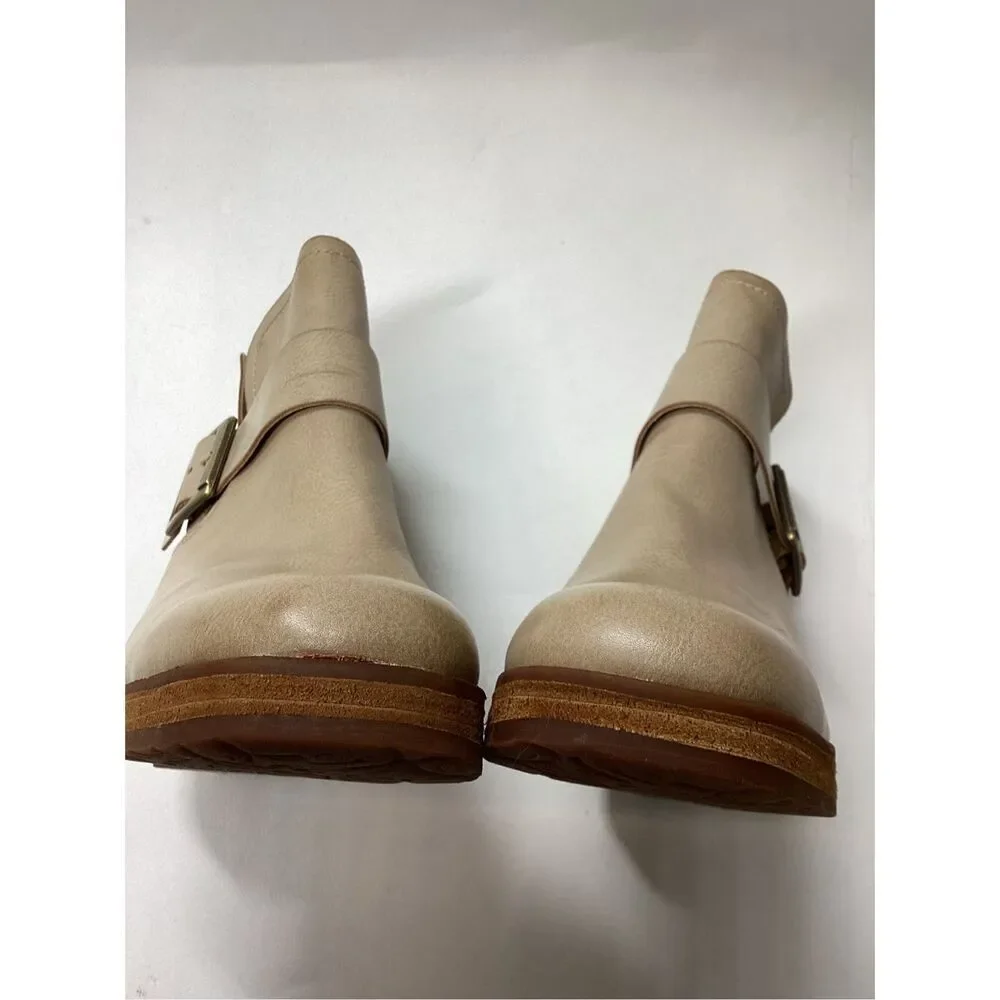 Korks kari block‎ heel boots in cream green